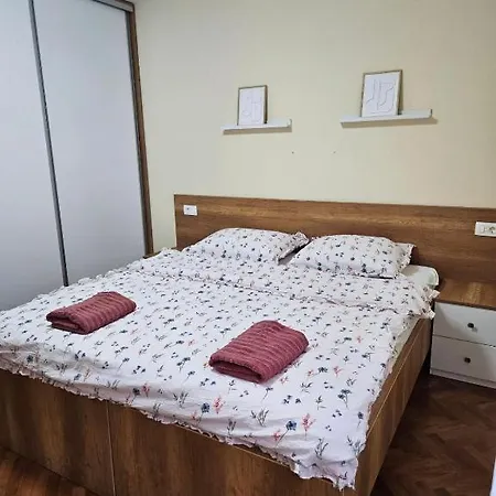Center Luxury Lara *